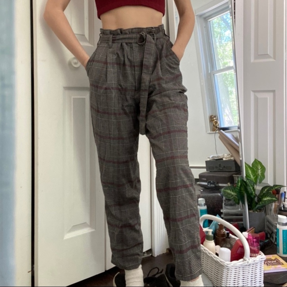 super cute and flowy high-waisted belted plaid trousers